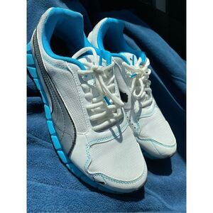 Puma Eco Ortholite Women’s Athletic Running Shoes Sneakers White Blue Black Sz 8
